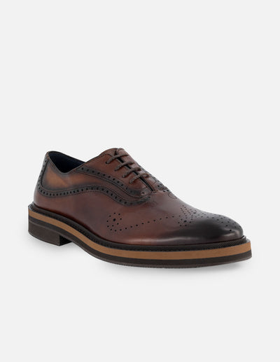 Oxford de piel color caoba con picado María y ensombrecidos para hombre