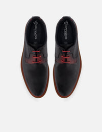 Blucher en piel napa color negro con detalles rojos y sombreado a mano para hombre