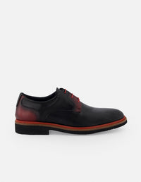 Blucher en piel napa color negro con detalles rojos y sombreado a mano para hombre