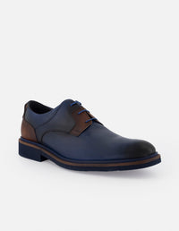 Blucher en piel napa color azul marino con detalles azules y sombreado a mano para hombre