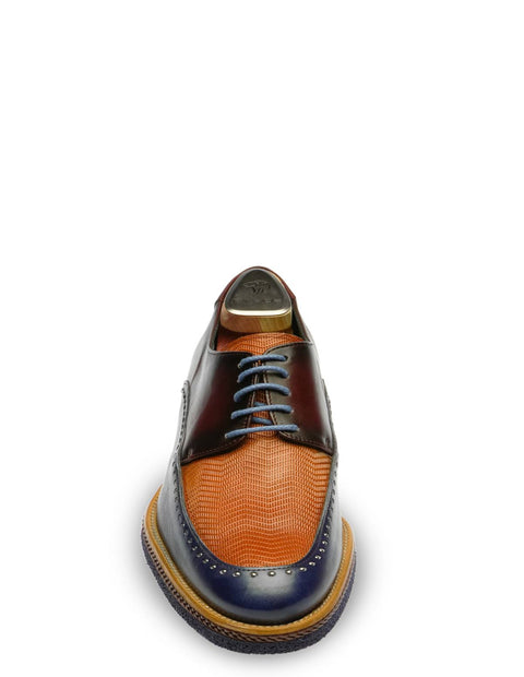 Blucher en piel con con grabado en contraste