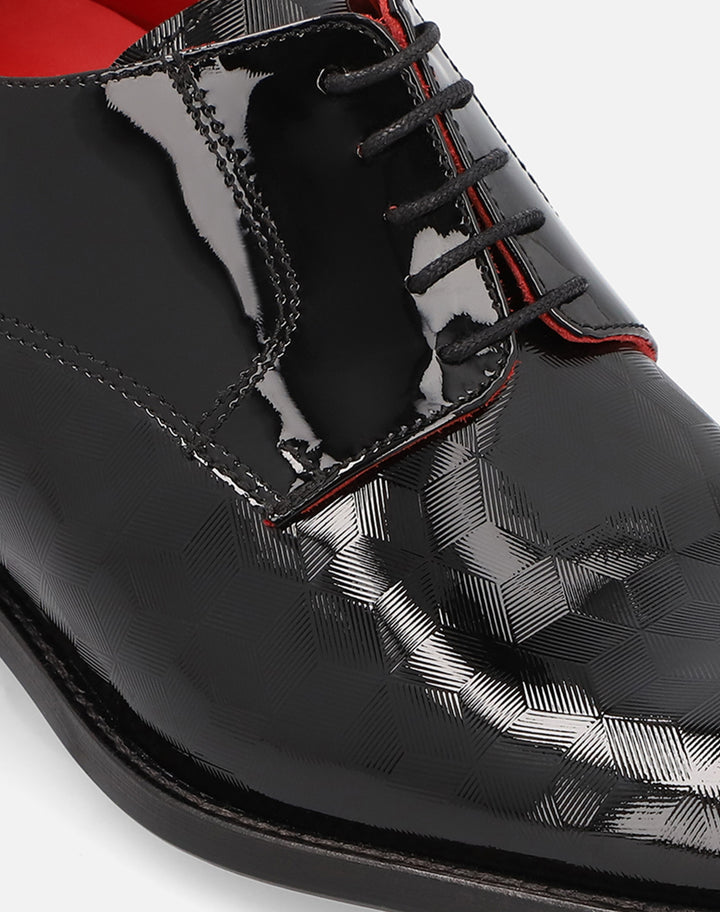 Blucher en piel de charol color negro