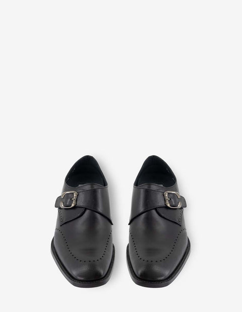 Monk color negro con hebilla en piel de ante