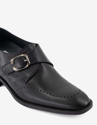 Monk color negro con hebilla en piel de ante
