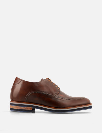Blucher +7 cm de altura en piel grabada con bordón color caoba