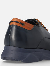 Blucher +7 cm de altura en piel color marino