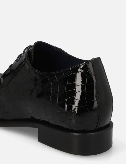 Blucher +7 cm de altura en charol con grabado color negro
