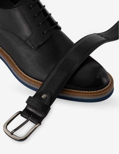 Blucher +7 cm de altura en piel napa color negro con pespunte para hombre