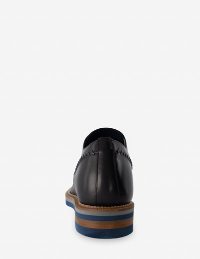 Blucher +7 cm de altura en piel napa color negro con pespunte para hombre