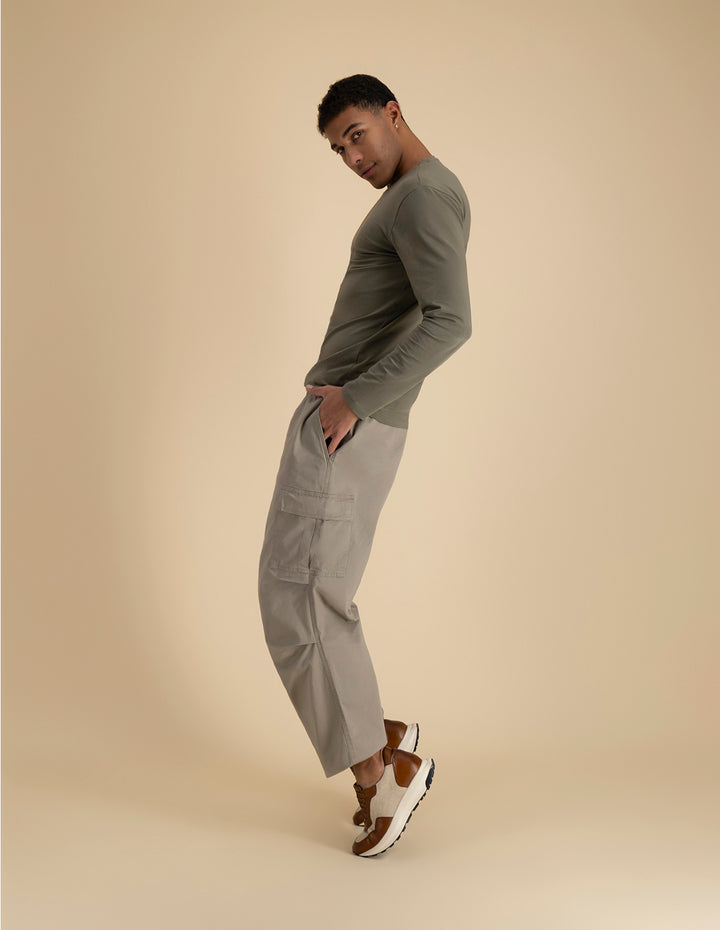 Tenis en textil y piel color cuero para hombre