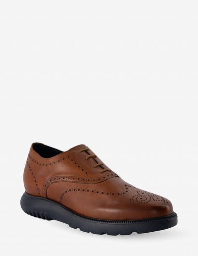 Oxford +7 cm de altura en piel color cuero con picado para hombre