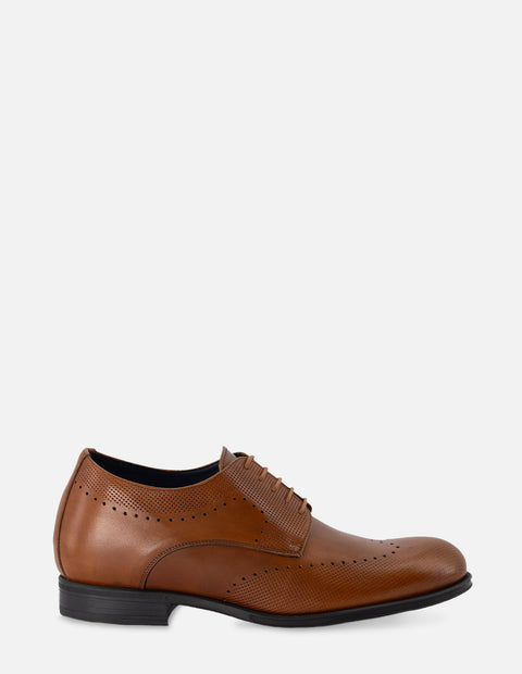 Zapato Blucher +7 cm de altura en piel color cuero con picado para hombre