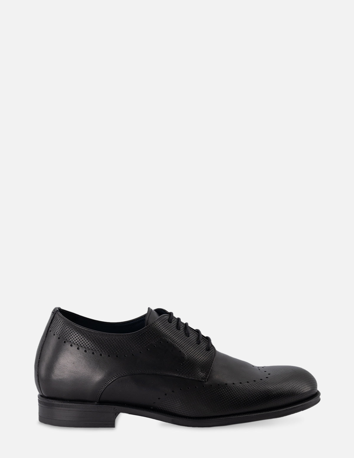 Zapato Bostoniano +7 en piel color negro con picado para hombre