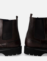 Botín +7cm de altura  de piel color marrón con suela de goma y picado maría para hombre