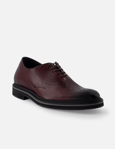 Oxford +7  cm de altura en piel napa color vino con picado María y cordones para hombre