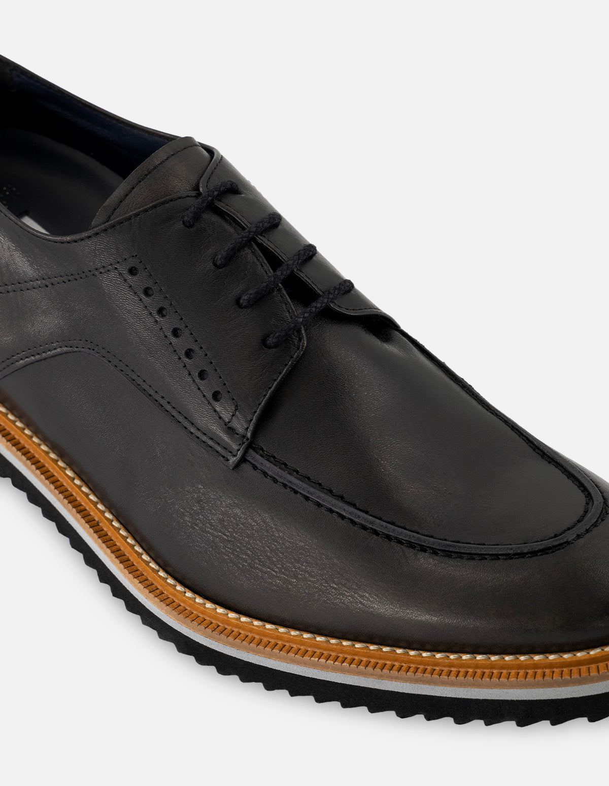 Blucher +7 cm de altura en piel napa color negro para hombre