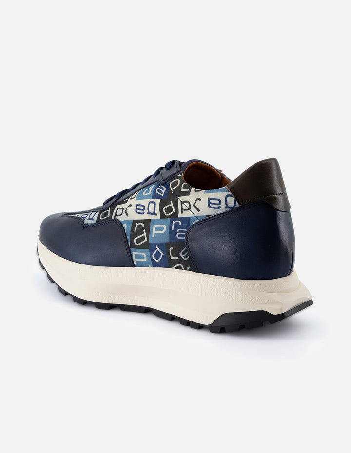 Tenis +7 cm de altura  en piel napa color azul con textil de letras Prada para hombre