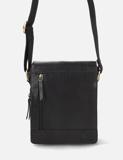 Bandolera color negro en piel napa