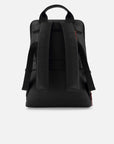 Mochila color negro en piel