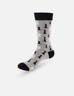 Calcetín color gris con piezas de ajedrez para hombre