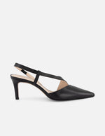 Zapatilla negra piel para mujer con escote asimétrico