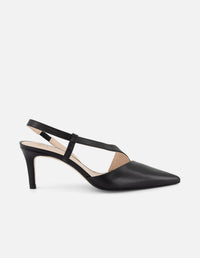 Zapatilla negra piel para mujer con escote asimétrico