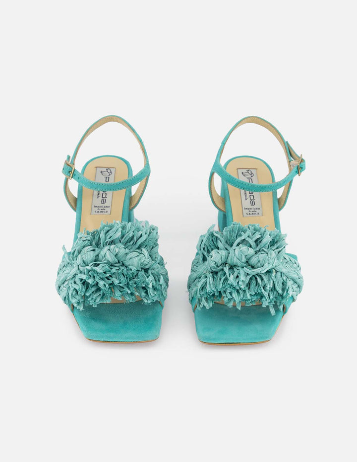 Sandalia de piel ante en color aqua para mujer con detalle de rafia