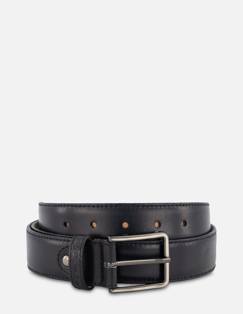 Cinturón de piel lisa en color negro para hombre