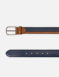 Cinturón azul de piel para hombre con hebilla color plateado