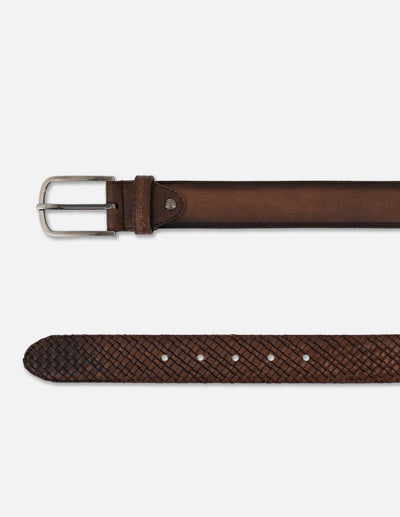 Cinturón color café en piel trenzada para hombre