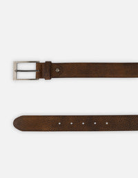 Cinturón café piel para hombre con piel bombeada