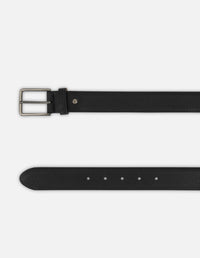 Cinturón negro en piel para hombre con diseño picado