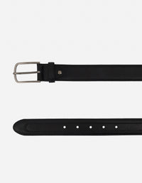 Cinturón negro en piel para hombre con detalles al tono