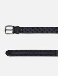 Cinturón gris en piel personalizada para hombre con patrón grabado