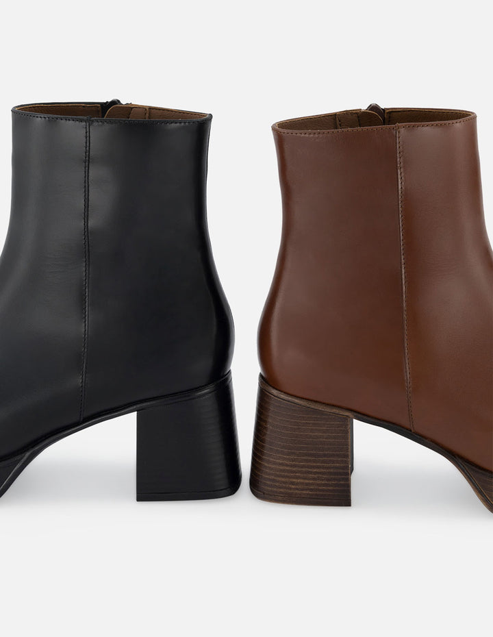 Botín en piel napa color negro para mujer