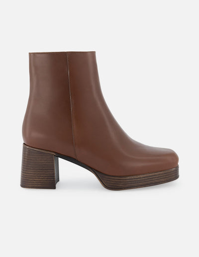 Botín de piel napa color caoba para mujer