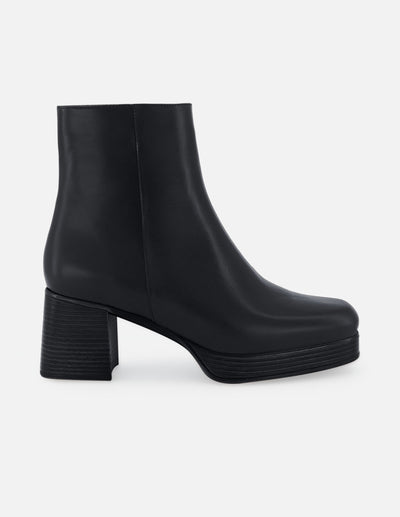 Botín en piel napa color negro para mujer