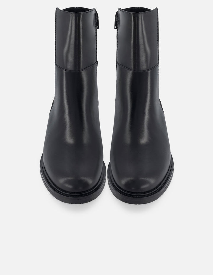 Botín de piel napa color negro para mujer