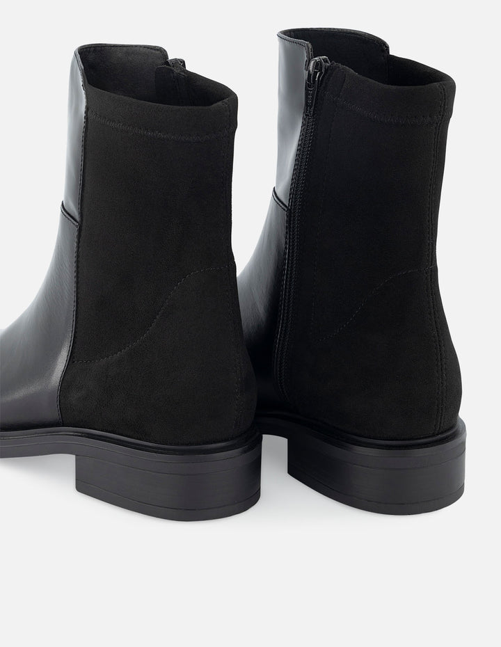 Botín de piel napa color negro para mujer