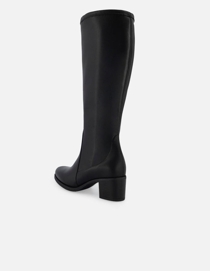 Botas de lycra en color negro para mujer.