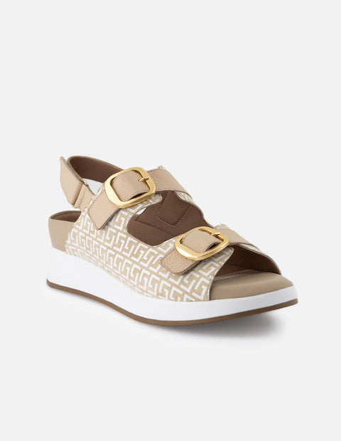 Sandalia de piel para mujer color beige con detalle de hebillas