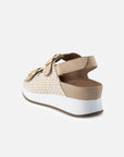 Sandalia de piel para mujer color beige con detalle de hebillas