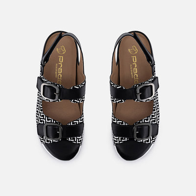 Sandalia de piel para mujer color negro con detalle de hebillas