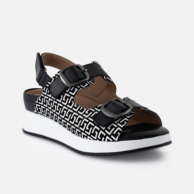 Sandalia de piel para mujer color negro con detalle de hebillas