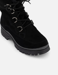 Botin chelsea negro ante para mujer con interior sherpa