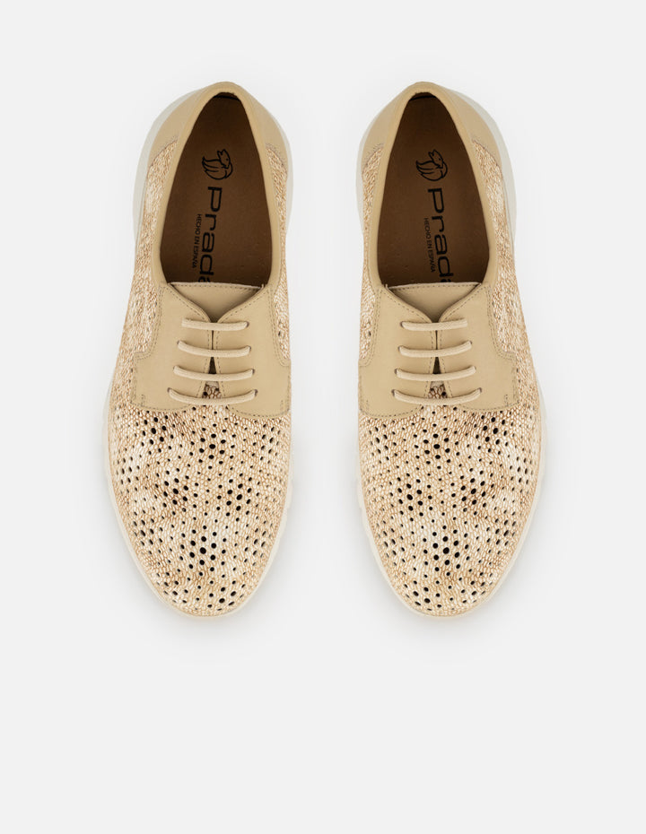 Tenis beige en piel perforada para mujer con plantilla removible