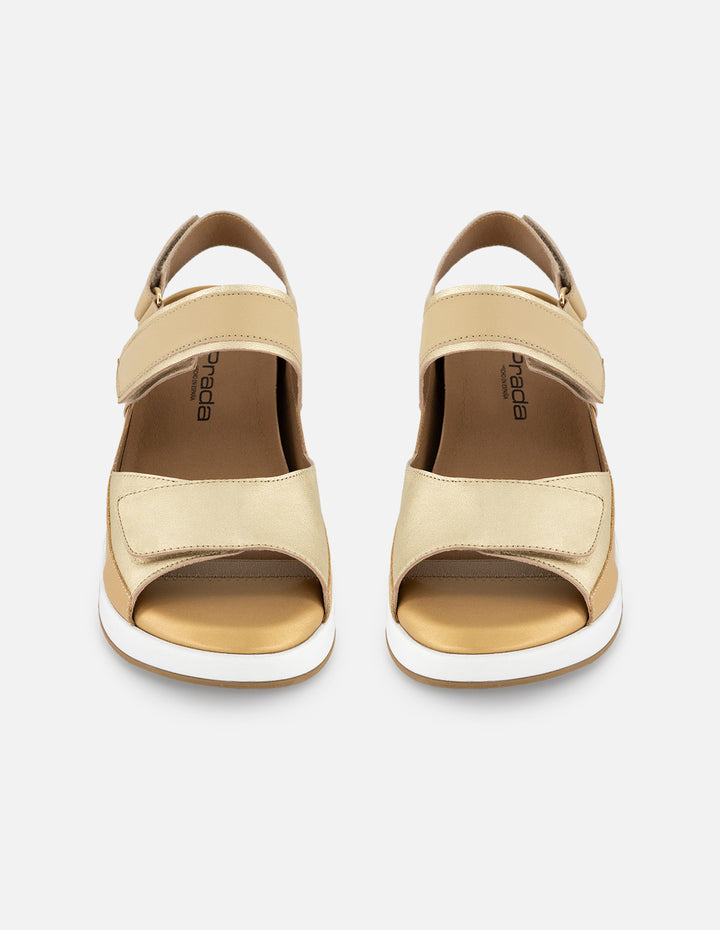 Sandalias color dorado en piel napa y metalizada para mujer con velcro
