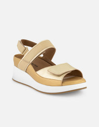Sandalias color dorado en piel napa y metalizada para mujer con velcro