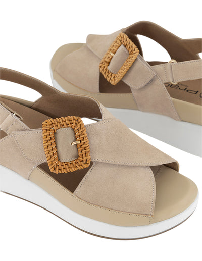 Sandalias beige para mujer con acabado aterciopelado