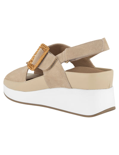Sandalias beige para mujer con acabado aterciopelado